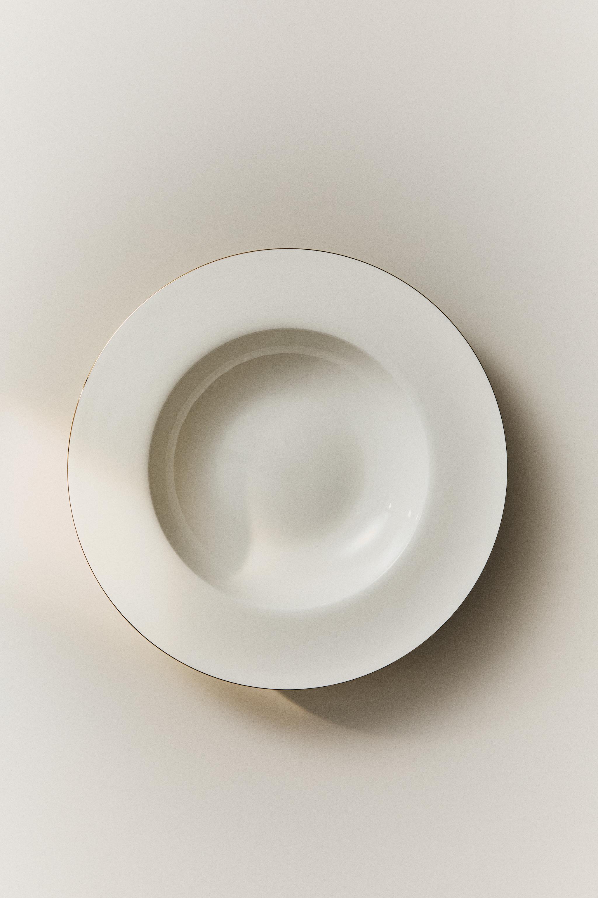 RIMMED BONE CHINA SOUP PLATE